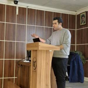 سخنرانی آقای دکتر باقرزاده پژوهشگر پسادکتری دانشگاه مک گیل در گرامی داشت دهه پژوهش و فناوری