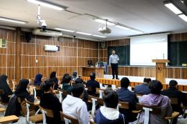 برگزاری سخنرانی علمی آقای صمدزاده به مناسبت هفته پژوهش در دانشکده علوم ریاضی